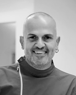 Doç. Dr. Tolga Akova 